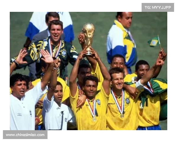 巴西传奇慈善赛8-3大胜意大利 罗马里奥上演帽子戏法卡福破门助力胜利